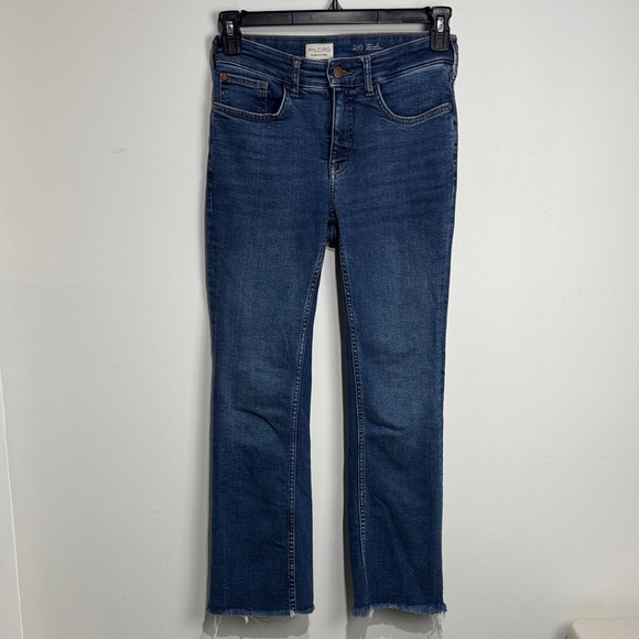 Pilcro Denim - Pilcro Dark Blue The YAYA Jeans. Size 26